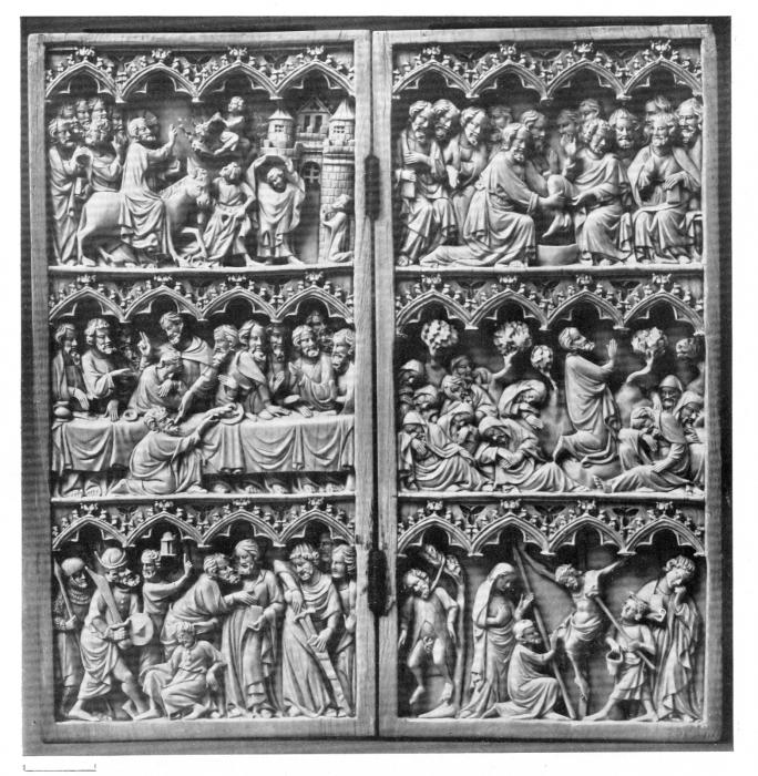Diptych, 3 registers, 4 arches across (frise d'arcatures) (Front)
