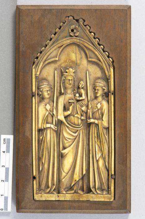 Gabled panel (fragment; centre panel of a triptych), 1 register, 1 arch across (colonnettes) (Front)