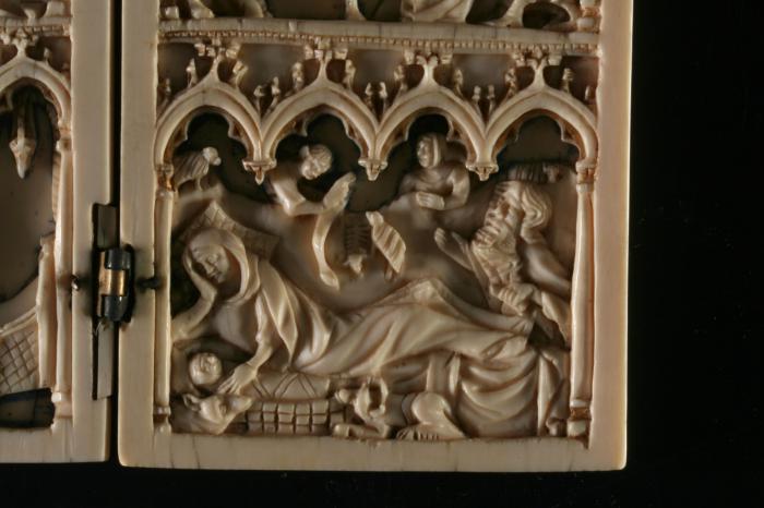 Diptych, 3 registers, 4 arches across (frise d'arcatures; plaquettes; colonnettes) (Front, detail)