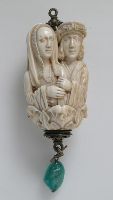 Rosary bead, 2 faces (chapelet) (Side 1)