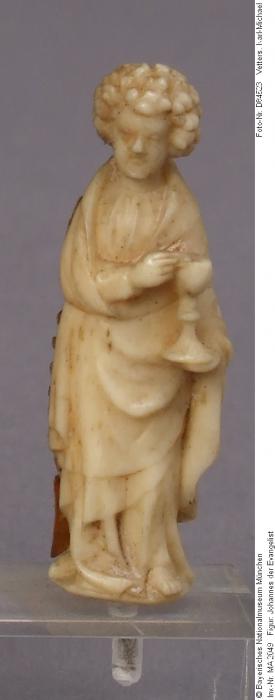 Statuette (Front)