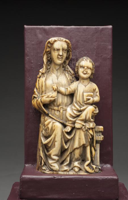 Relief (appliqué) (Front)