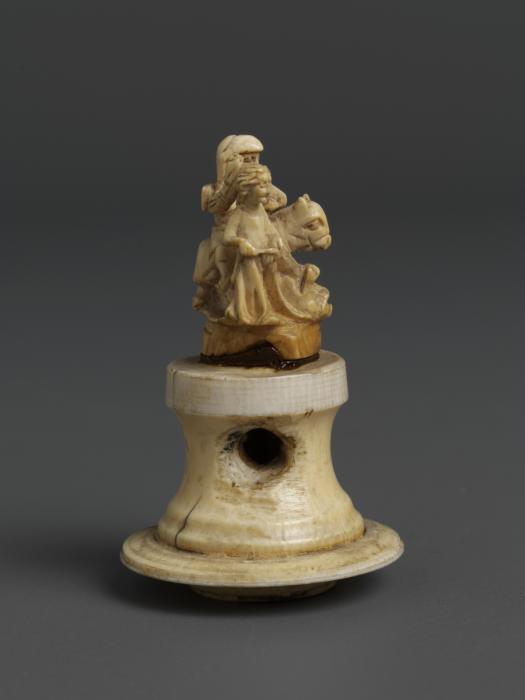 Statuette (Side)
