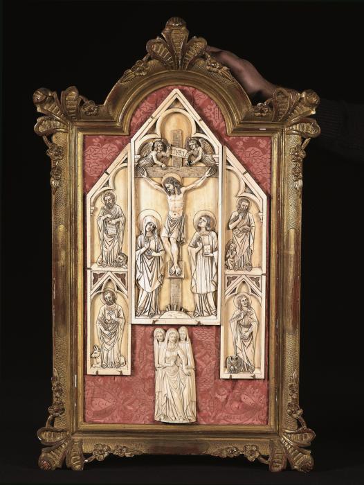 Relief (appliqué) (Front)
