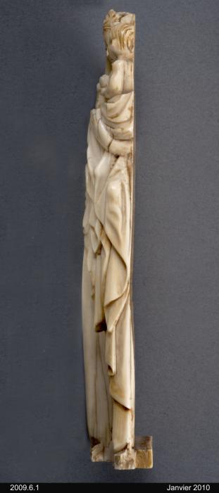 Relief (appliqué) (Side)
