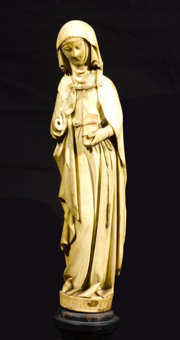 Relief (appliqué) (Front)
