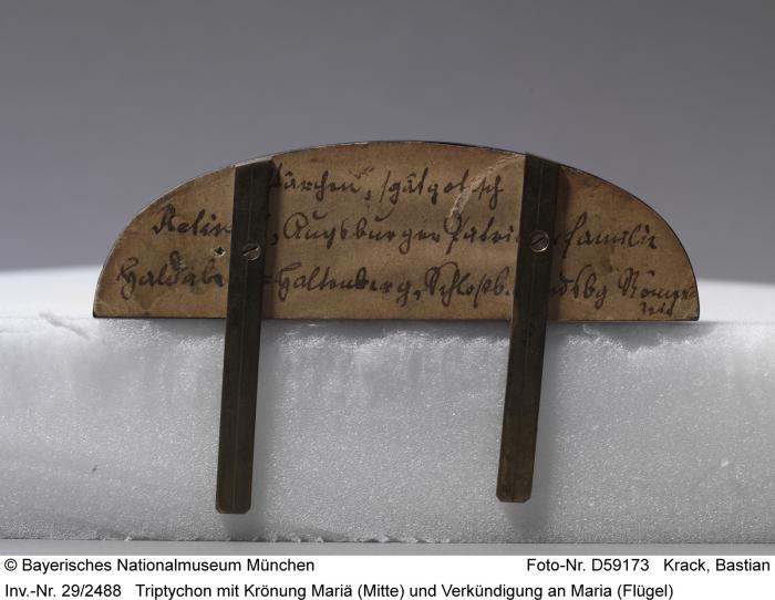 Ogee-shaped triptych, 1 register; reliquary (Bottom)