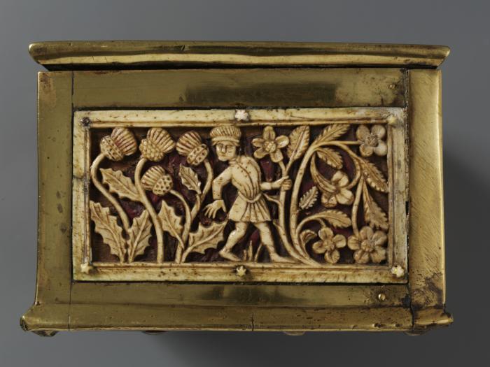 Casket with openwork panels (coffret; plaquettes ajourées) (End, right)