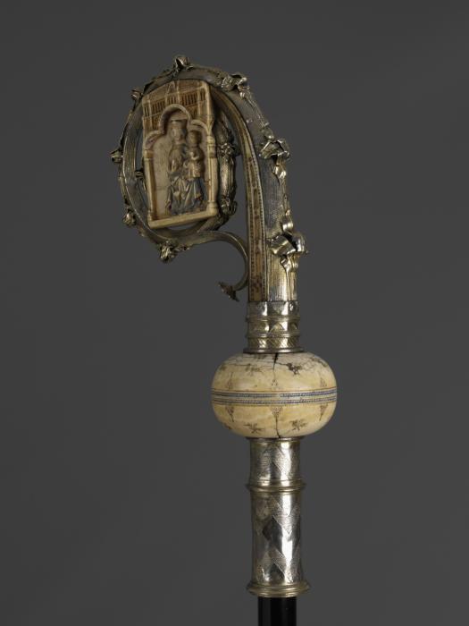 Head of crozier (crosse); double-sided panel, 1 register, 1 trefoil arch across (colonnettes) (Side 1)