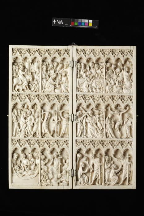 Diptych, 3 registers, 6 arches across (frise d'arcatures; colonnettes) (Front)