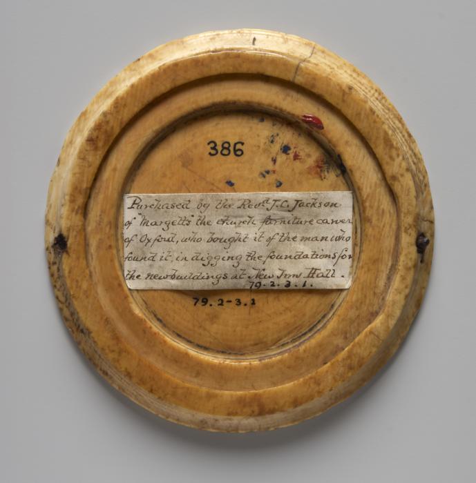 Mirror case (valve de miroir) (Back)