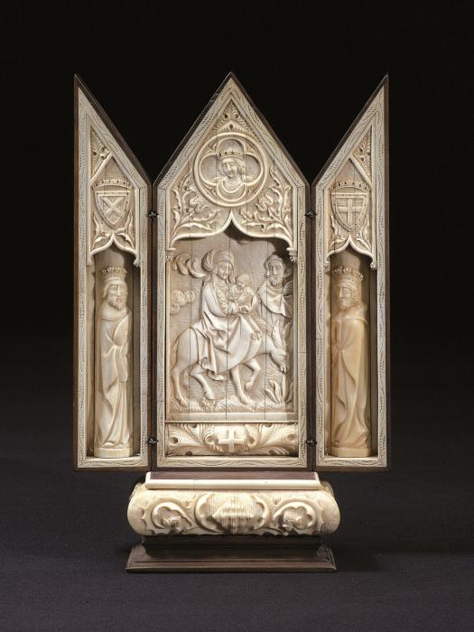 Gabled triptych, 2 registers, 1 ogee arch across (Front)