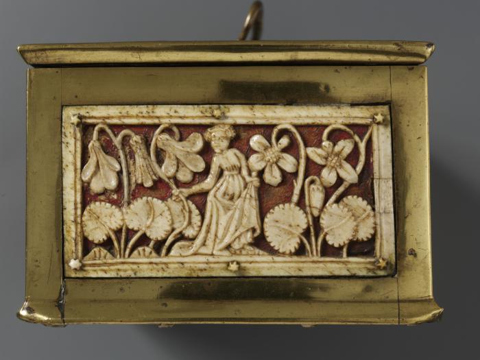 Casket with openwork panels (coffret; plaquettes ajourées) (End, left)