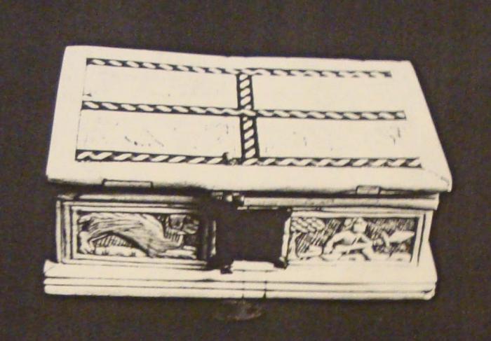 Box (boite) (Body, front)