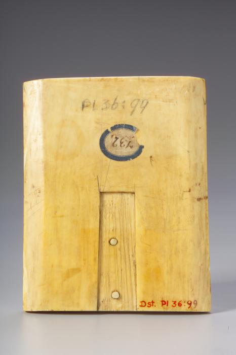 Pax, 1 register, 3 paired arches across (baiser de paix; frise d'arcatures) (Back)