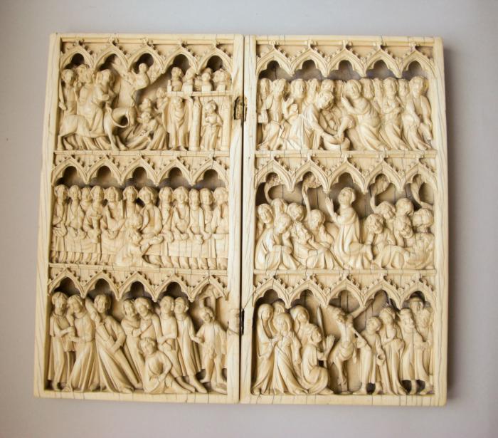 Diptych, 3 registers, 5 arches across (frise d'arcatures) (Front)