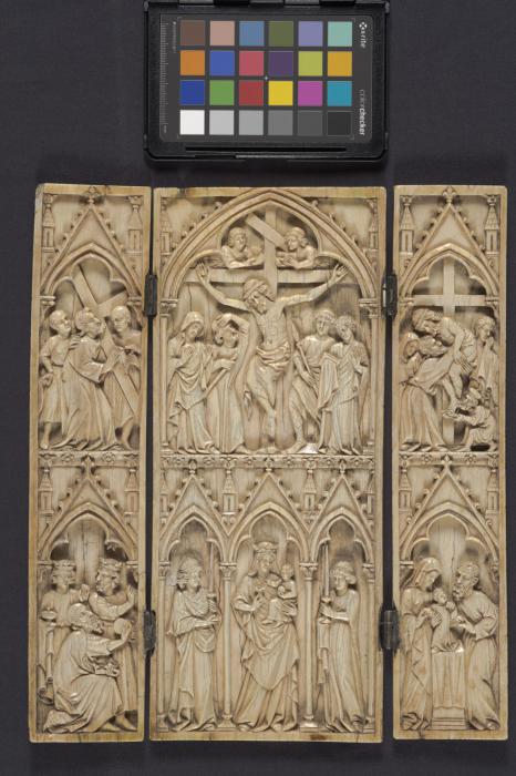 Triptych, 2 registers, with arches (frise d'arcatures) (Front)