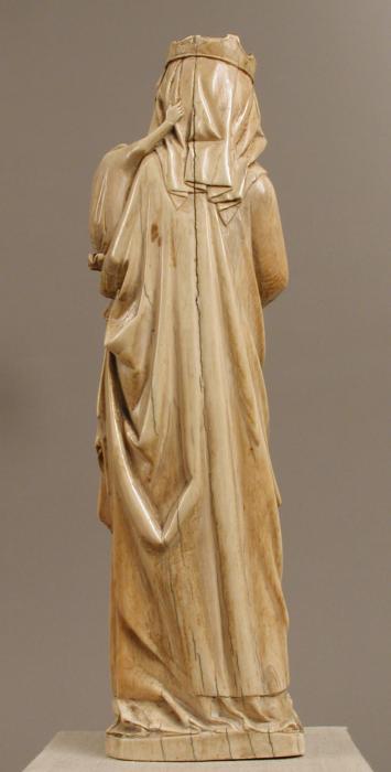 Statuette (Back)