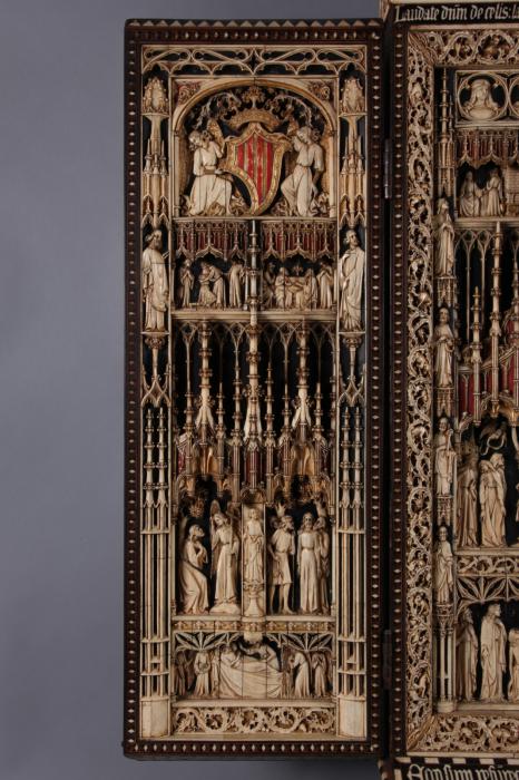 Openwork triptych, 4 registers (ajouré) (Front, detail)