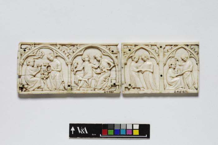 Panel (fragment of a casket), 1 register, 2 arches across (coffret; frise d'arcatures; colonnettes) (Front)