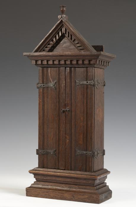 Polyptych, 3 registers (wings), openwork panels, ogee arches (tabernacle; ajouré; colonnettes) (Front, closed)
