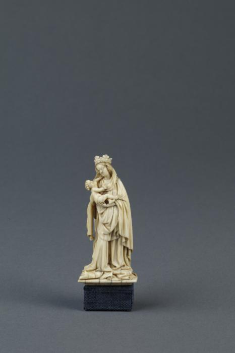 Statuette (Front)