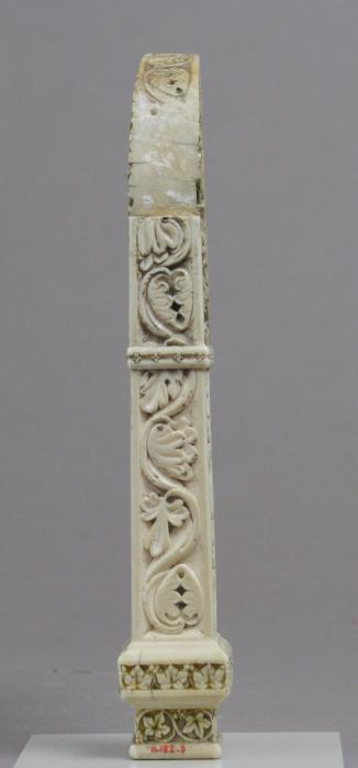 Head of crozier (crosse) (Back)