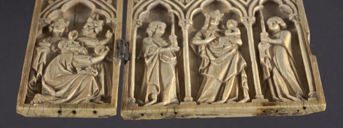 Triptych, 2 registers, with arches (frise d'arcatures) (Bottom)