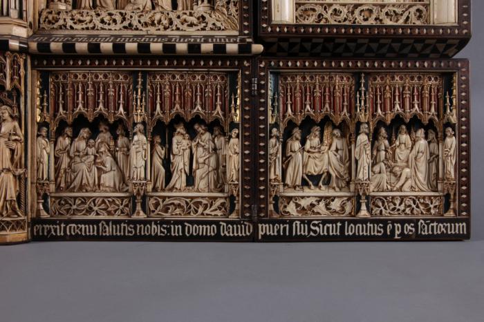 Openwork triptych, 4 registers (ajouré) (Front, detail)