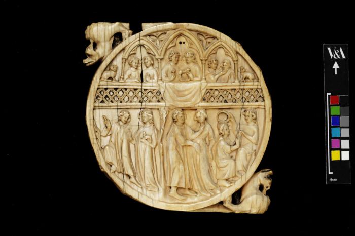 Mirror case (valve de miroir, frise d'arcatures, colonnettes) (Front)