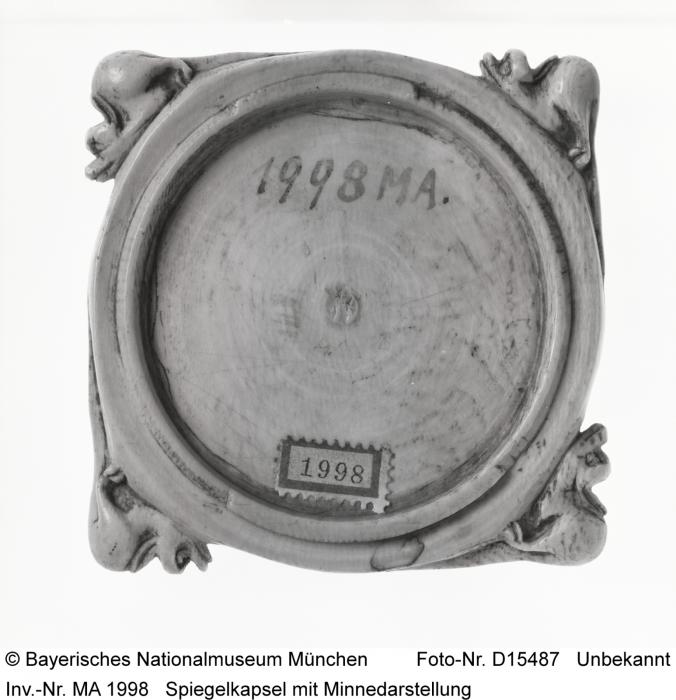 Mirror case (valve de miroir) (Back)