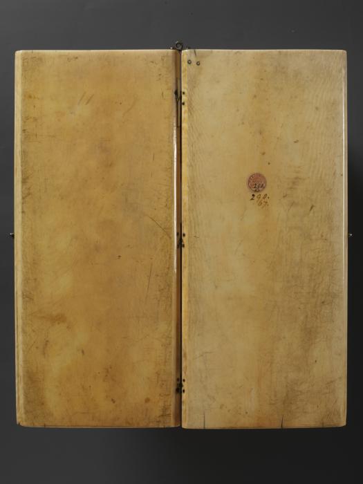 Diptych, 3 registers, 6 arches across (frise d'arcatures; colonnettes) (Back)