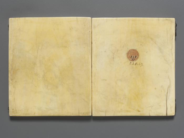 Diptych, 1 register, 3 arches across (plaquettes; frise d'arcatures) (Back (open))