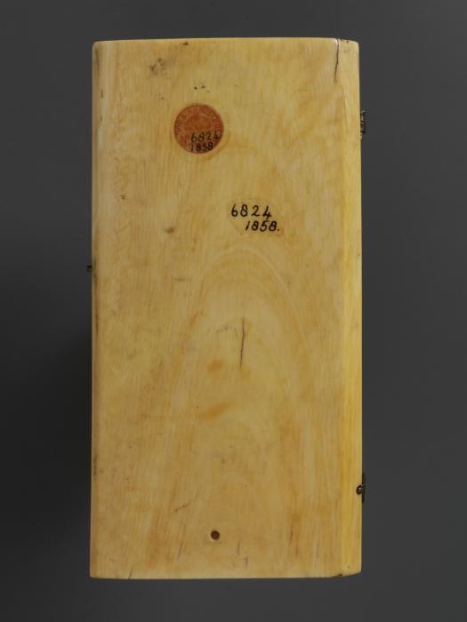 Diptych, 2 registers, bands of rosettes (décor de roses) (Wing, right, back)