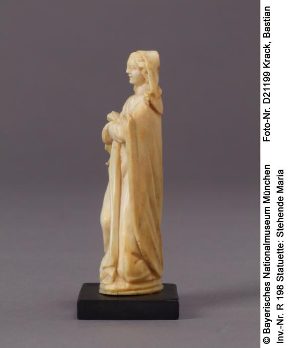 Relief (appliqué) (Side)