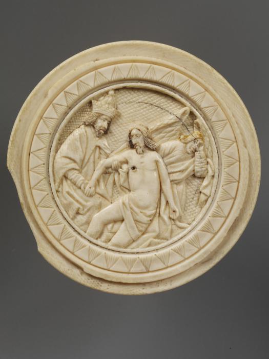 Lid of a pyx (Front)