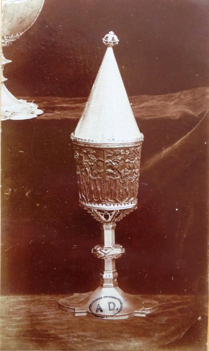 Chalice-shaped reliquary or pyxis (?) (General)
