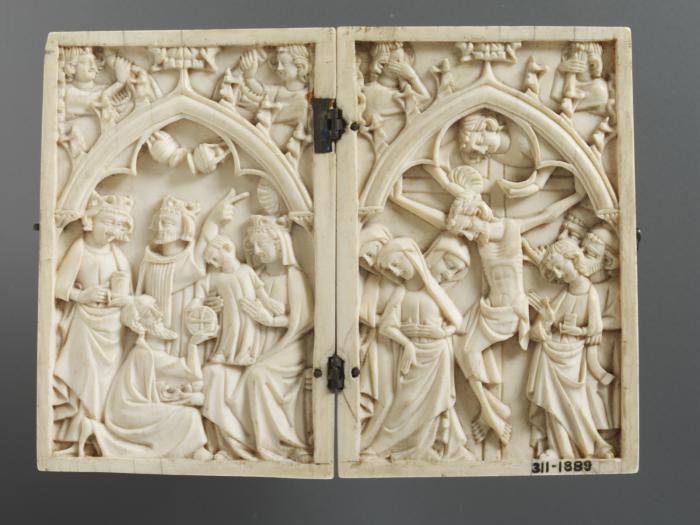 Diptych, 1 register, 1 arch across (frise d'arcatures) (Front)