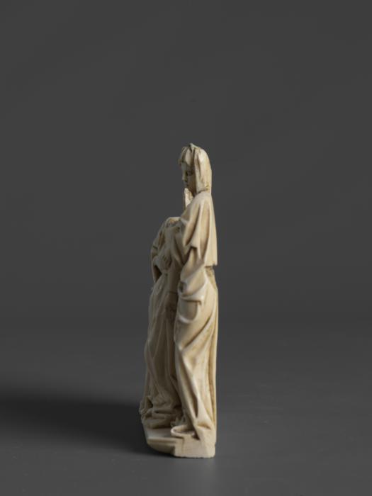 Relief (appliqué) (Side)
