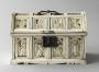 Box with pitched lid (boîte) (Body, front)